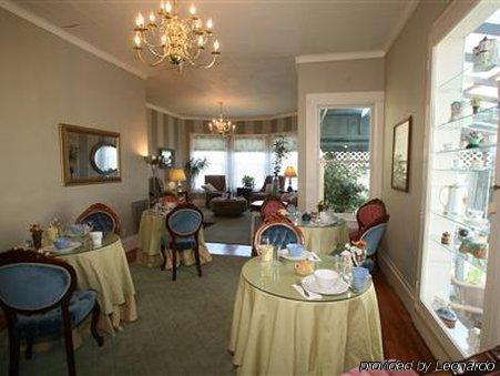The Atrium Bed & Breakfast Fort Bragg Restoran gambar